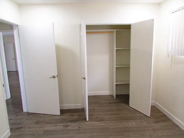 1756 N Gramercy Pl — Photo 7