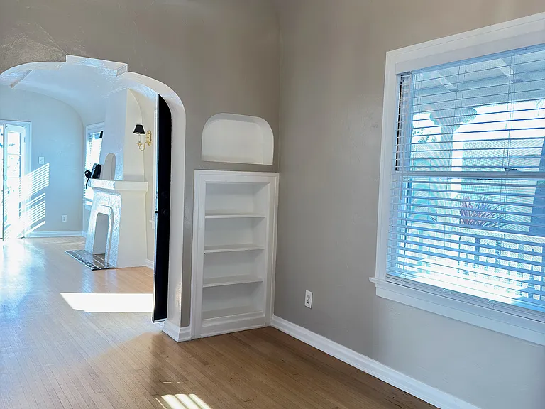 221 Loma Ave #C — Photo 13