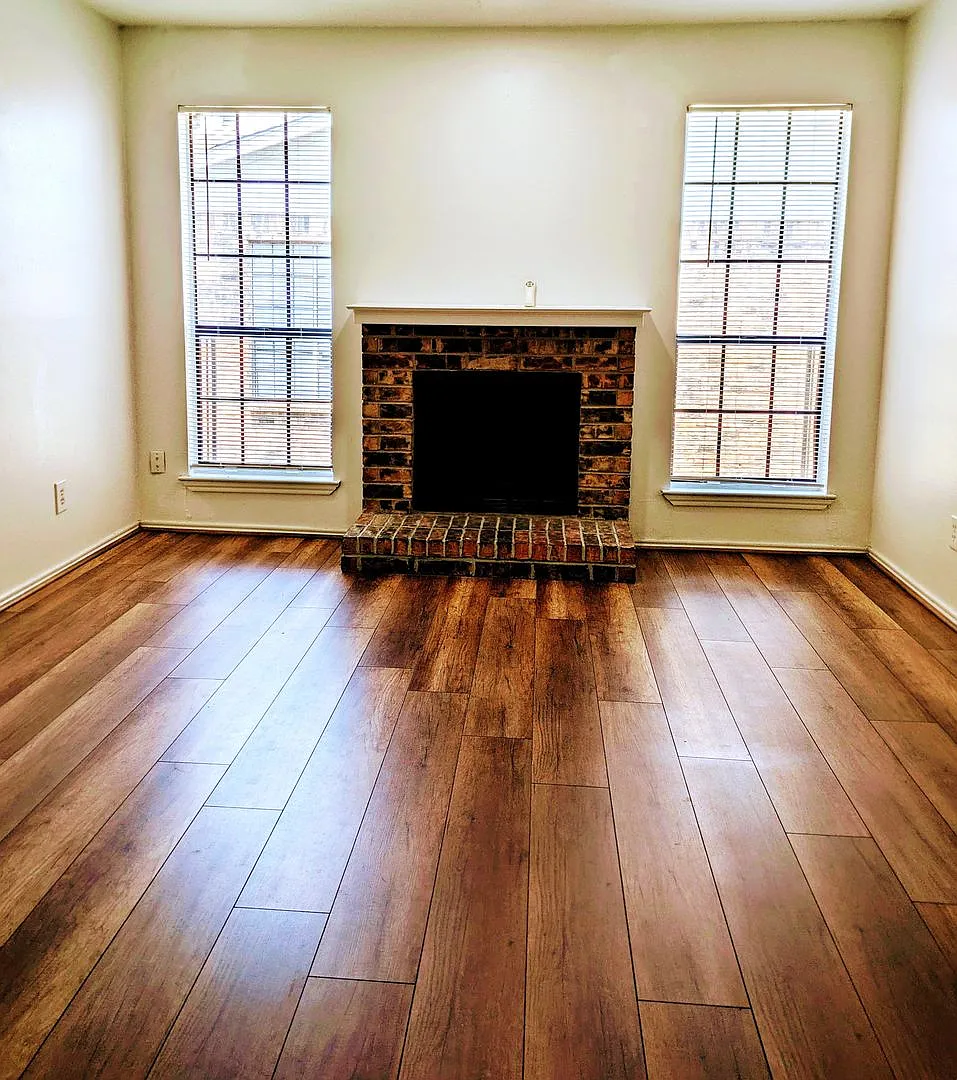 Perfect home to start your own journey! 1 bedroom Home in Dallas — Photo 1