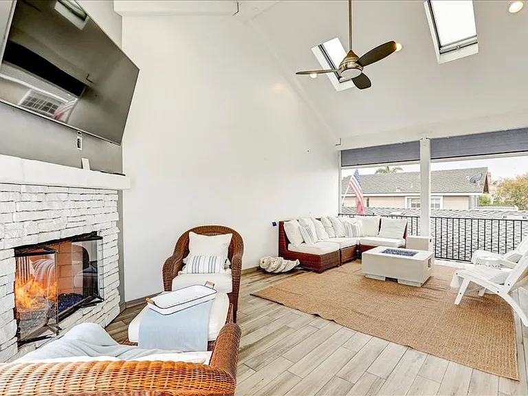425 1/2 Fernleaf Ave #B — Photo 10