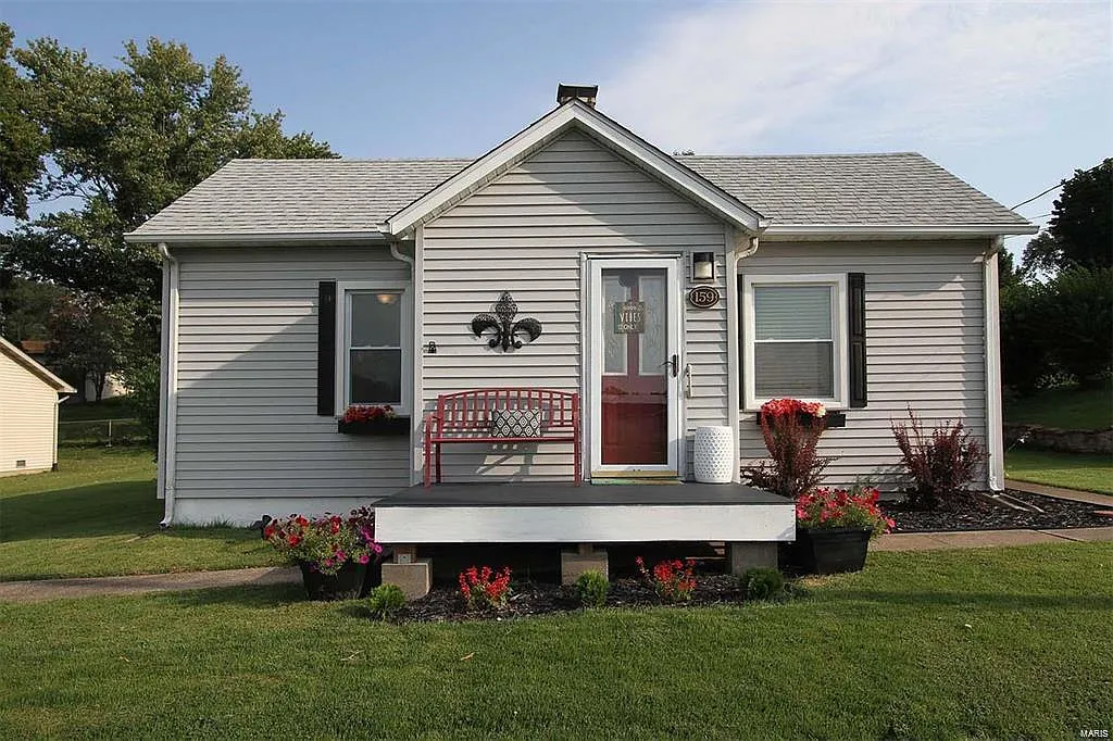 159 Sunset Ave photo 1
