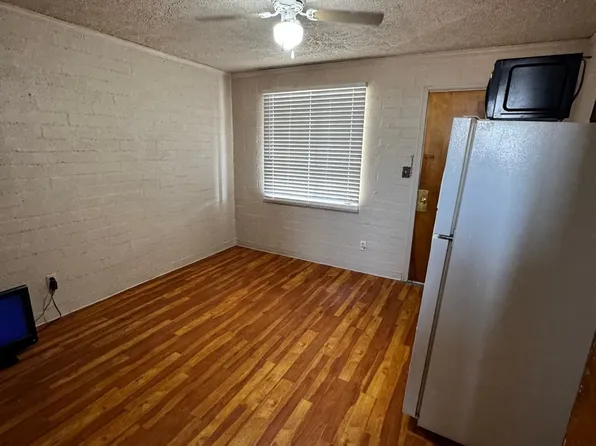 233 W Mesquite Blvd #5, Mesquite, NV 89027
