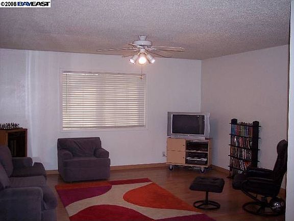 3rd image of 707 Laurel Dr