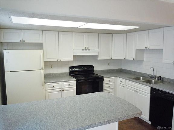 2nd image of 609 Ramblewood Ct