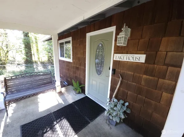5641 Lake Saint Clair Drive SE, Olympia, WA 98513