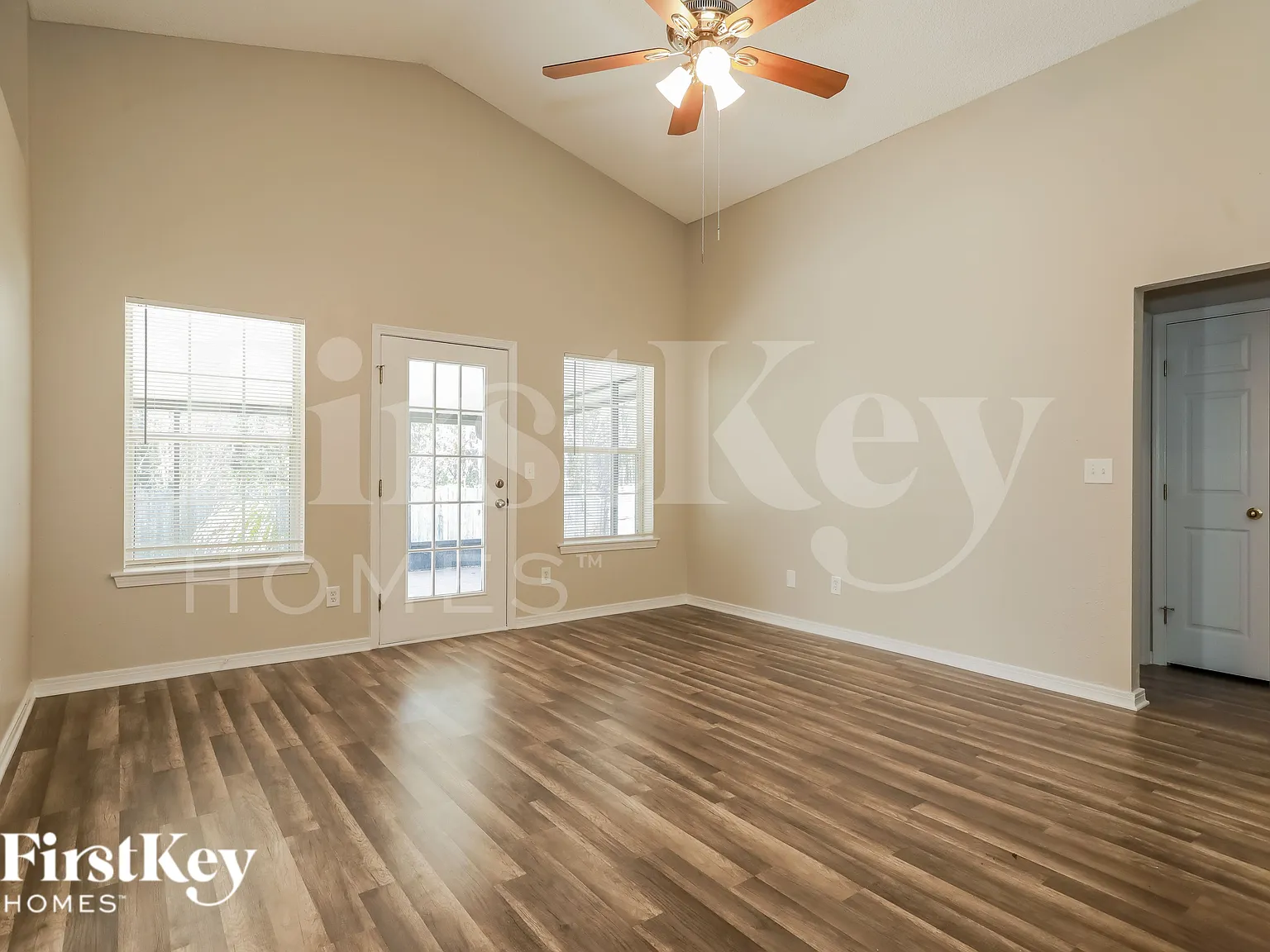 3 bed, 2.0 bath, 1480 sqft, $1,805 — Photo 4
