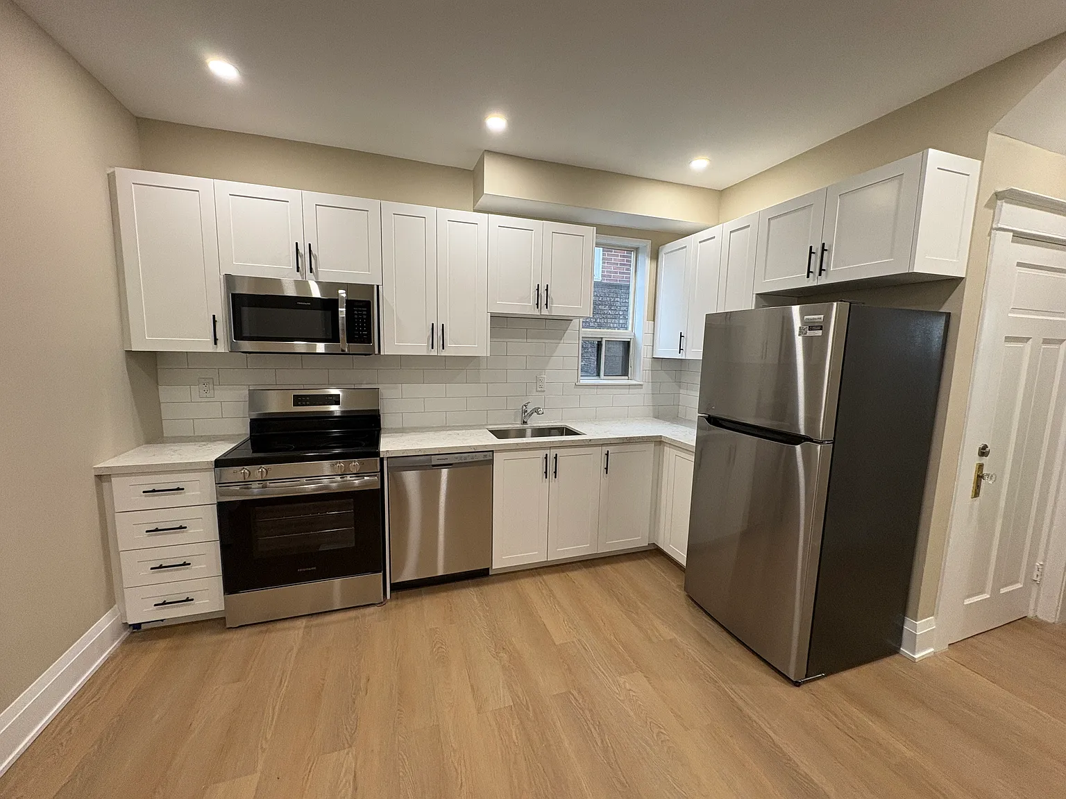 43 Lottridge St — Photo 1