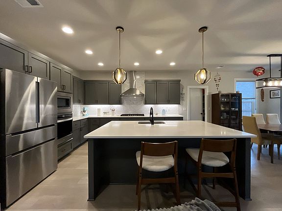 4th image of 4023 SE 77th Ave