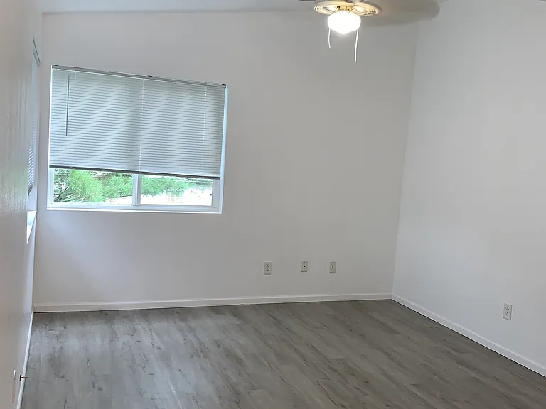 5168 Zenith Pkwy #2 — Photo 8