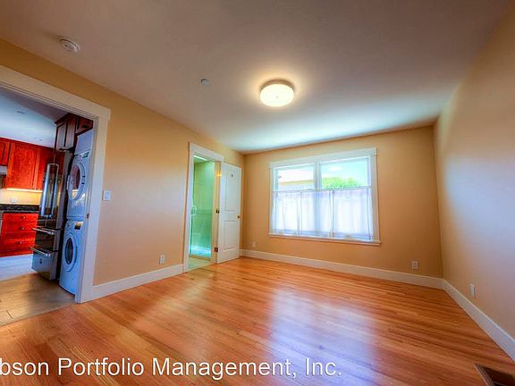 5th image of 1102 Clinton St