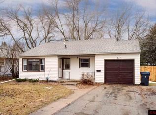 214 Norton St, Mankato, MN 56001