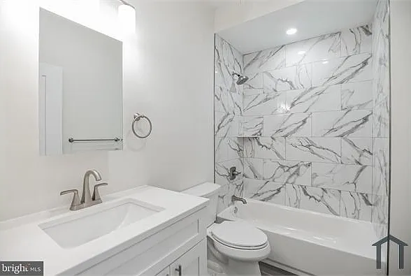 3345 N 19th St #3R — Photo 11