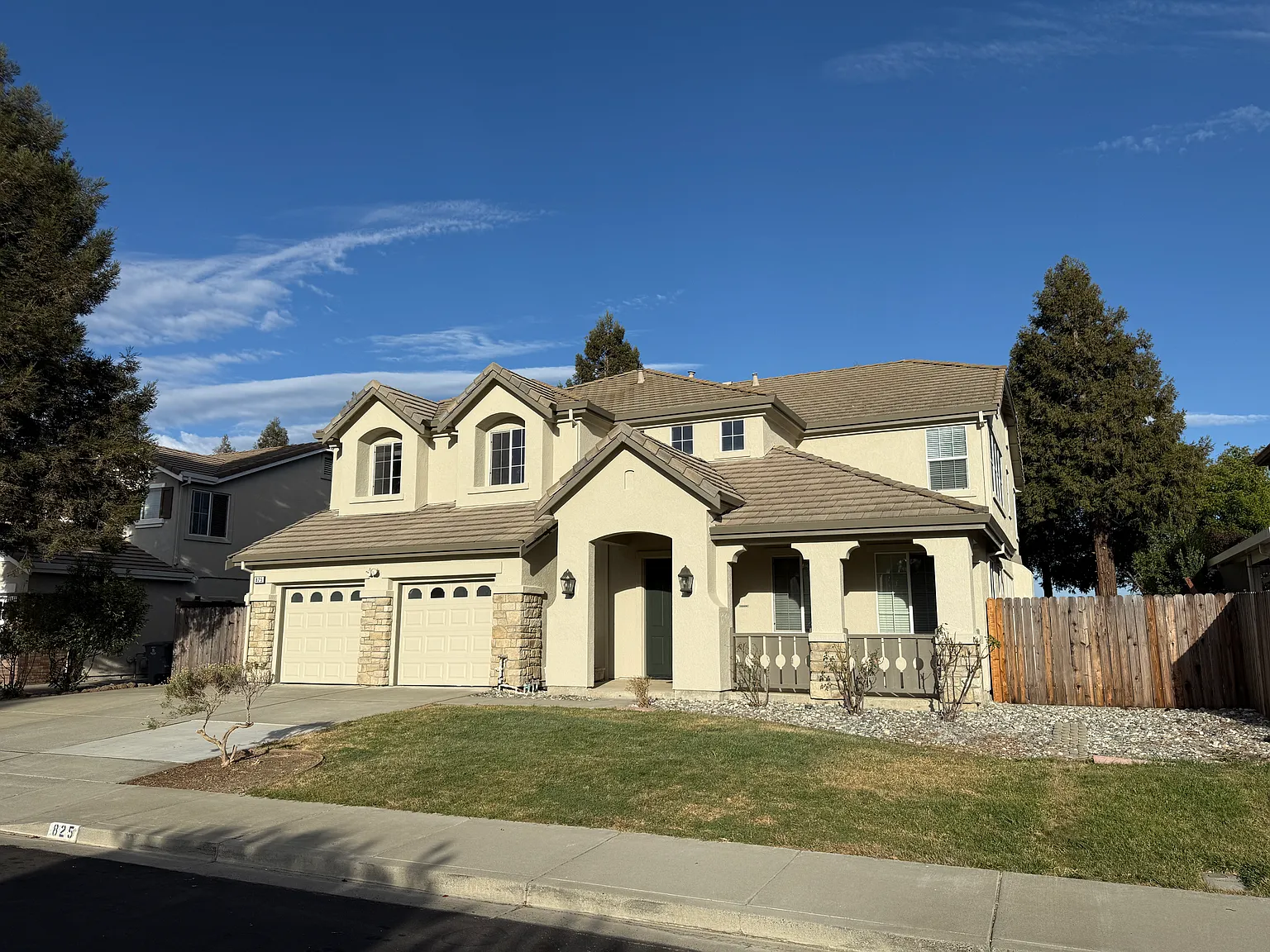 4 bed, 4087 sqft, $4,000 — Photo 2