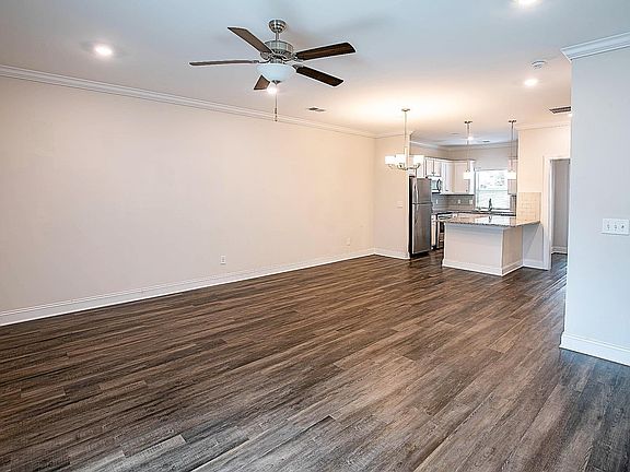 4th image of 4353 Azalea Dr