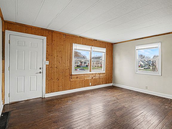 3rd image of 806 S Albert Ave