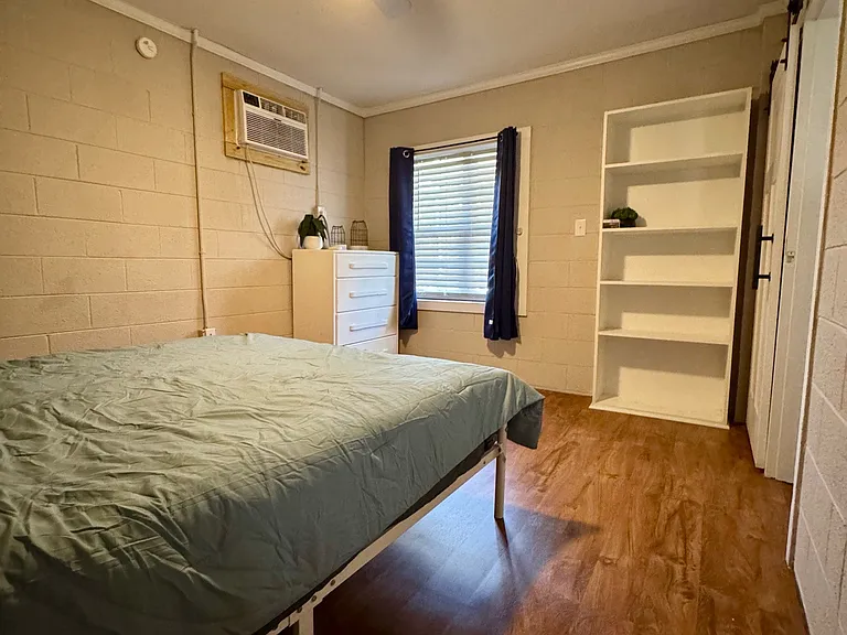 402 S Holly St #J — Photo 11