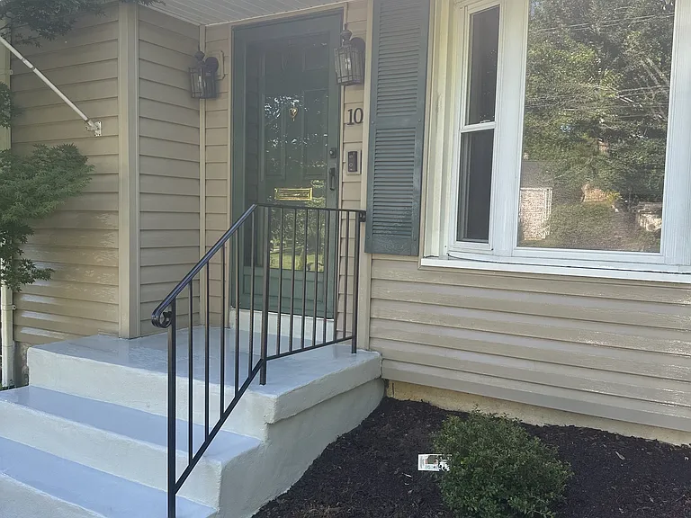 10 N Floyd St — Photo 8