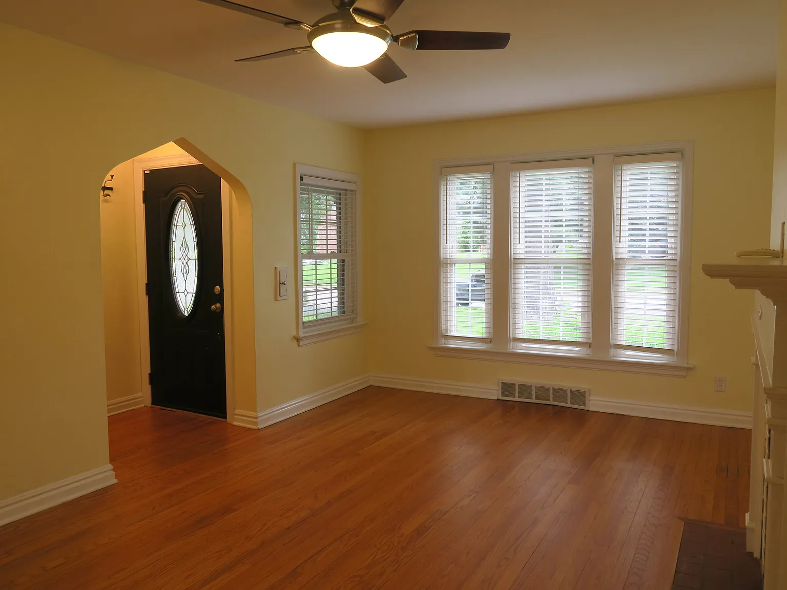 3 bed, 1500 sqft, $2,200 — Photo 4