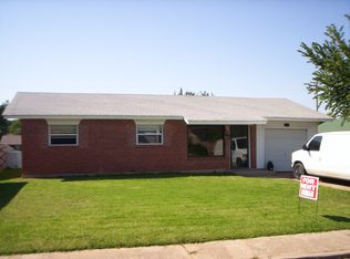 2709 Queensbury Rd, Moore, OK 73160