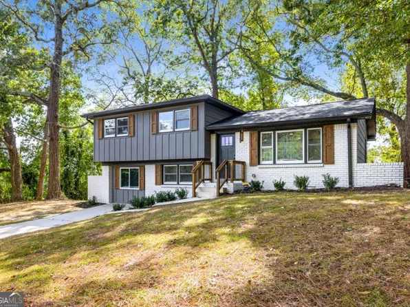 1483 Town Country Dr, Atlanta, GA 30316