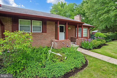 3900 Laurel Rd Photo 1