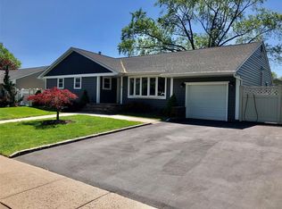 6 Ann Dr, Syosset, NY 11791