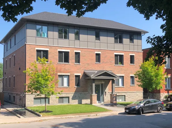 33 Heney St #10, Ottawa, ON K1N 5V6