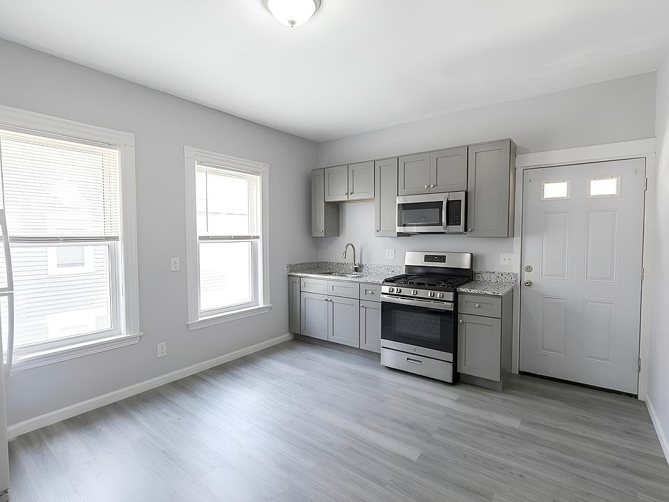1st image of 22 Downer Ave #2