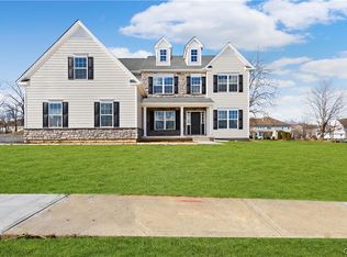 960 Fairway Dr #32, Forks Township, PA 18040