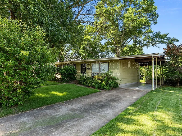 560 Bardot Dr — Photo 28