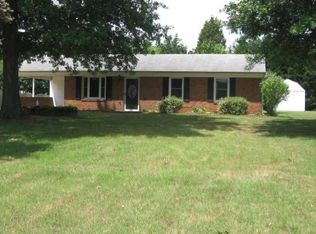 916 Chalet Dr, Winston Salem, NC 27101