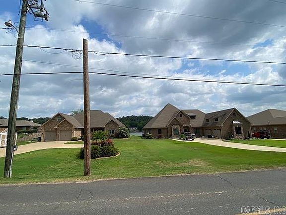 3rd image of Lakeland Dr