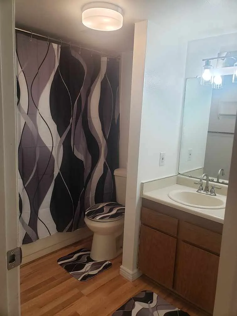 2929 W Floyd Ave — Photo 3
