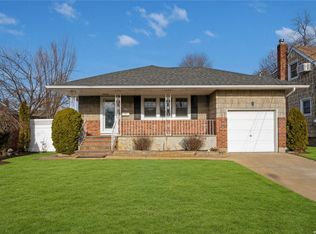 5 Trezza Ct, Bellmore, NY 11710