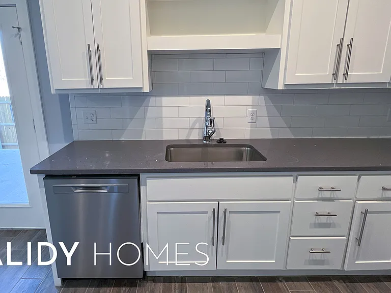 428 Remington Ave — Photo 10