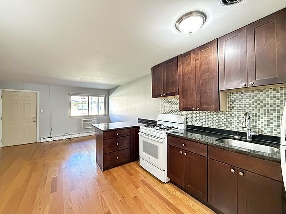 5th image of 8500 Waukegan Rd APT 8