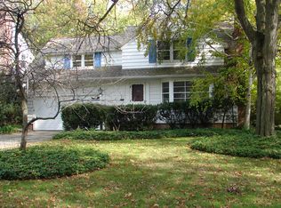 1535 Lyndhurst Rd, Lyndhurst, OH 44124