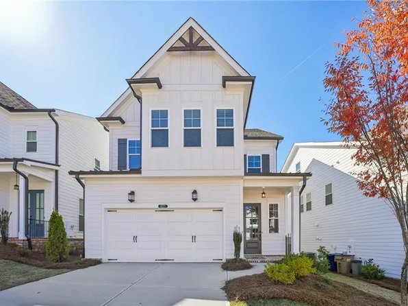 631 Skytop Dr, Cumming, GA 30040
