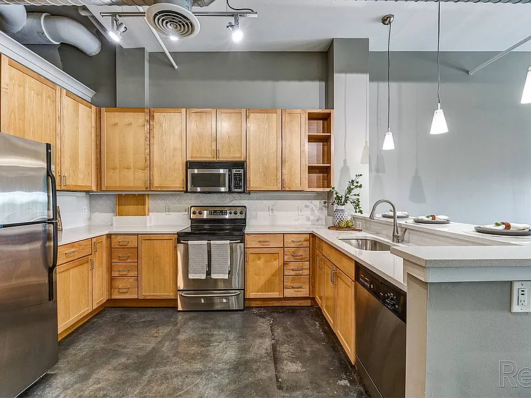 Zona Rosa Apartments — Photo 25
