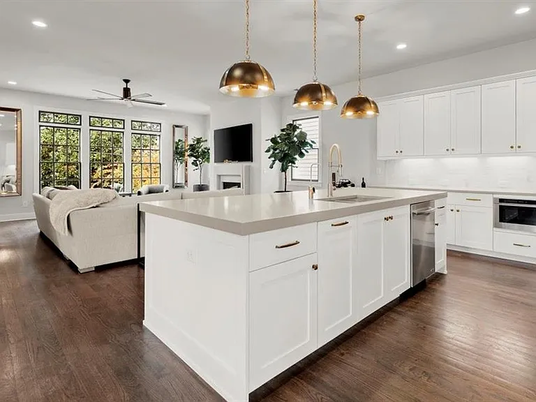 4001 Haverhill Dr NE — Photo 17