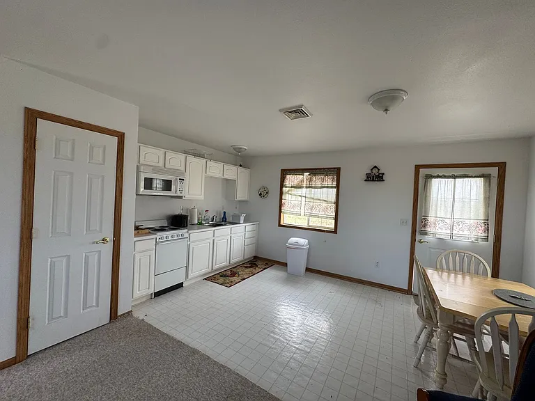 100 Wodrich Rd — Photo 3