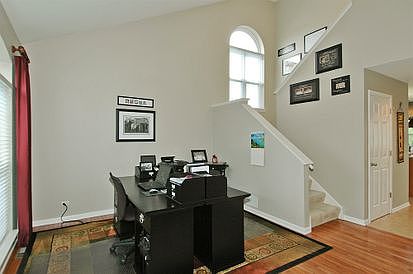 3rd image of 2808 Forestview Dr