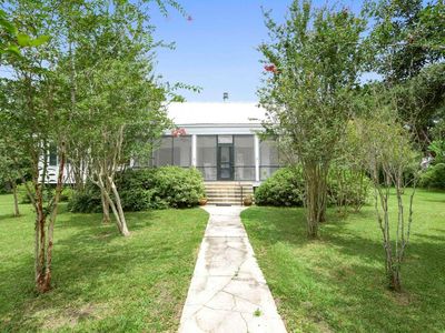 615 E 2nd St, Pass Christian, MS, 39571