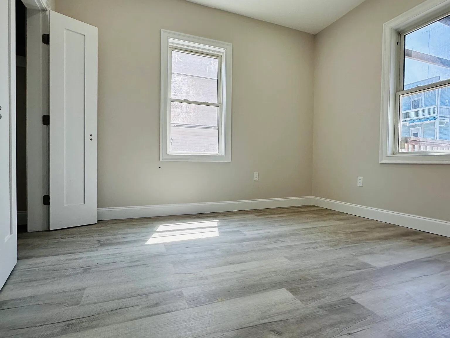 4 bed, $900 — Photo 2