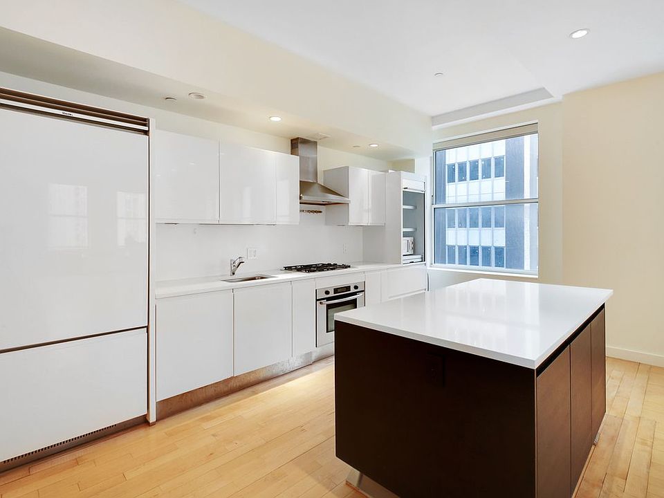 1st image of 15 Broad St APT 1410