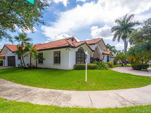 4th image of 8230 NW 163rd St