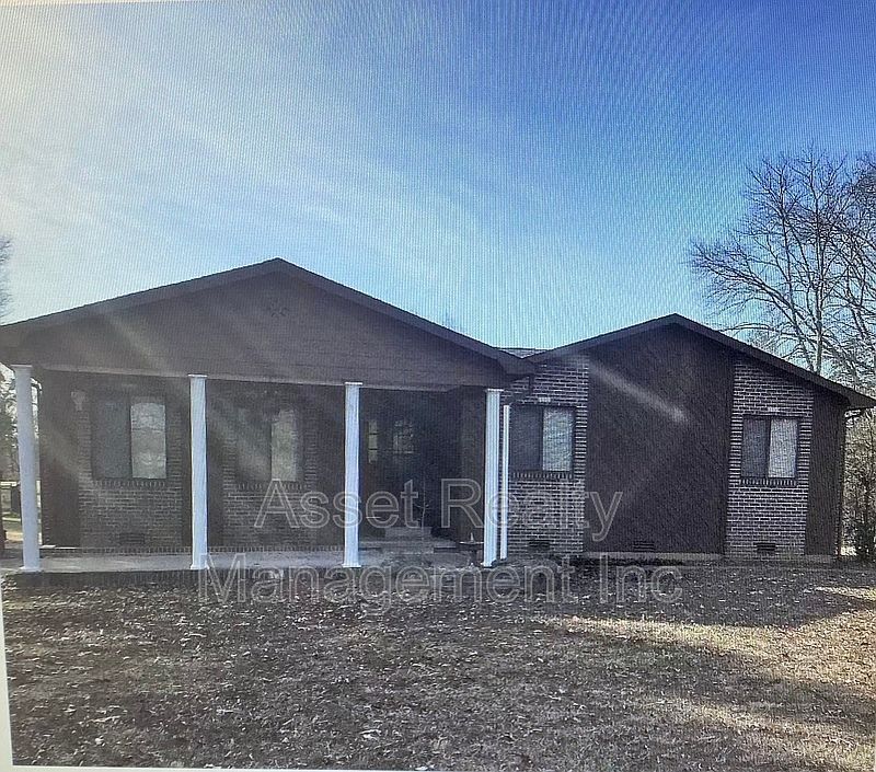 1st image of 2716 Peterson Ln