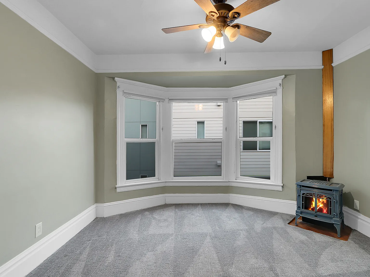 2 bed, 975 sqft, $3,100 — Photo 1
