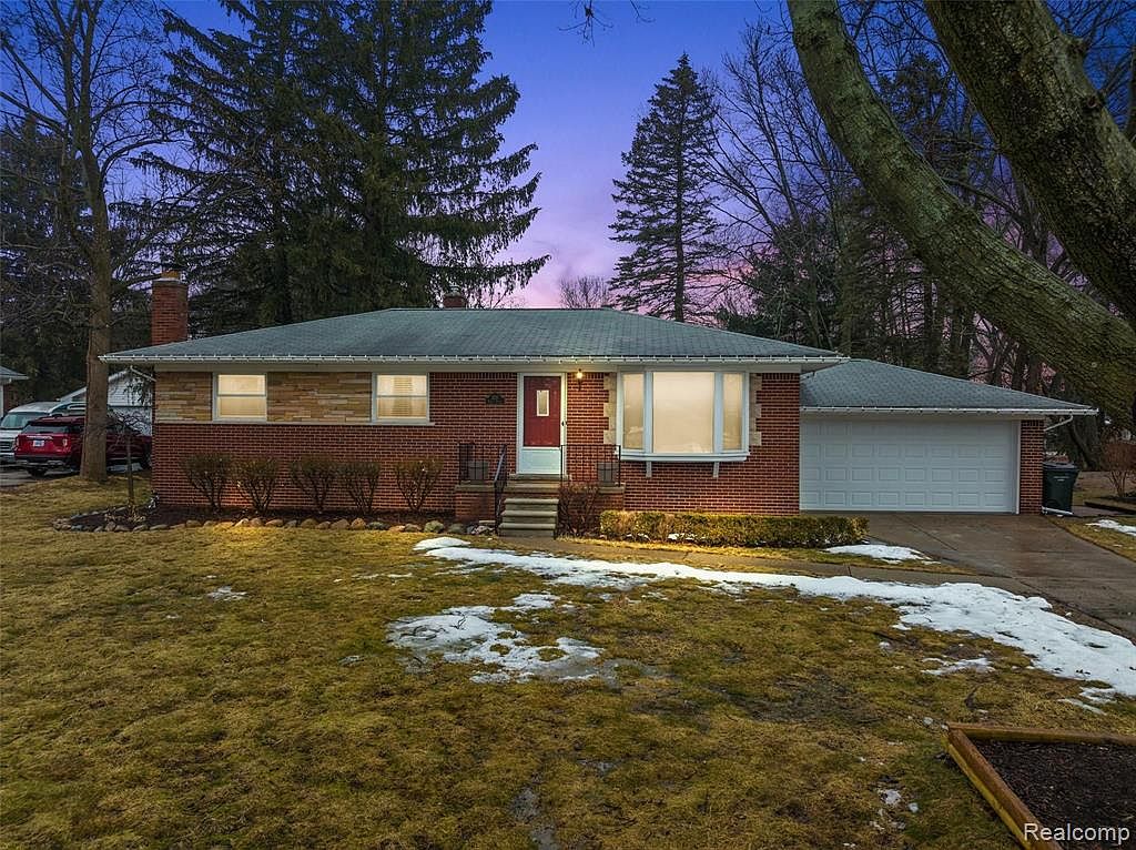 5217 Robert St, Shelby Township, MI 48316 Zillow