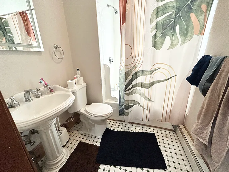 1568 Tremont St #1R — Photo 11